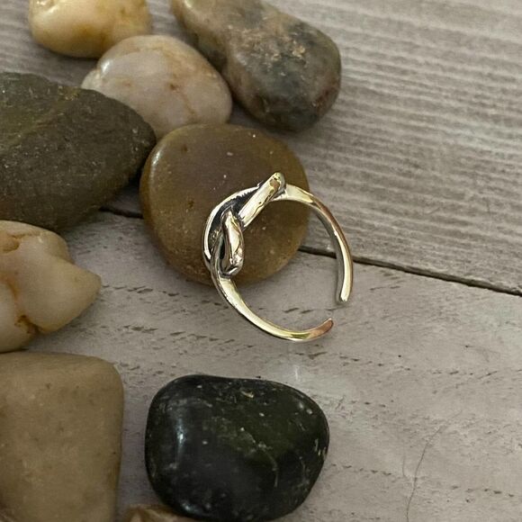 Sterling Silver Knot Toe Ring, Midi Ring, Boho Ring - Picture 4 of 4